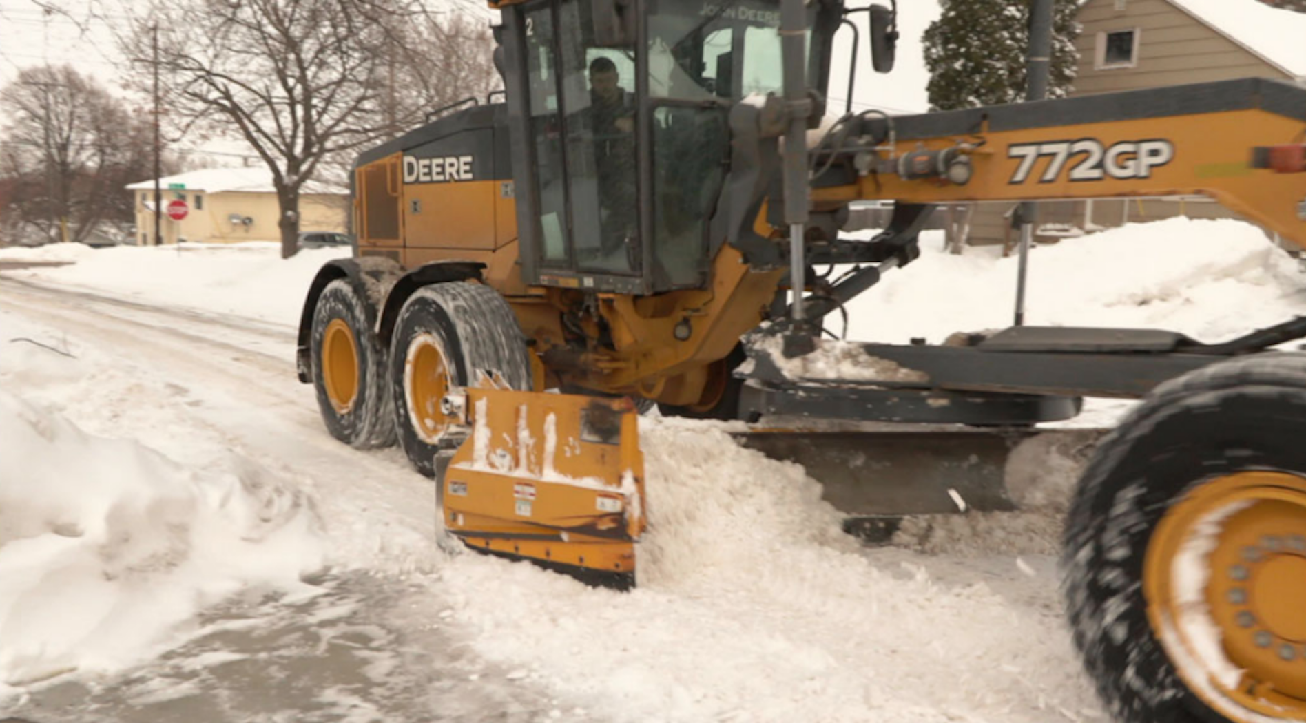 This tracker will tell you exactly where snow plows are in Sioux Falls